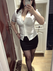 棉纺路丰满大奶小妮