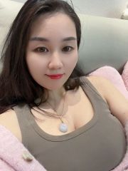 丰满翘臀胸大水多骚妹