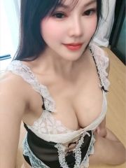 滑嫩肤白大胸小英