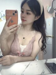 高颜值美乳花花