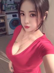 前凸后翘极品御姐，少妇