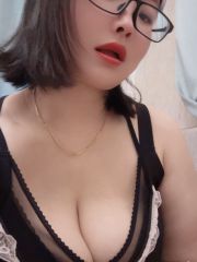 服务系丰满肥臀