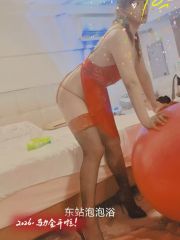 东站少妇可颜射服务控（超多丝袜）