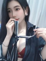 爆乳迷你骚逼粉