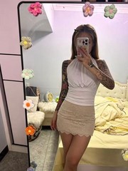 江岸大胸精神小妹