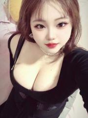 丰满大胸肉感