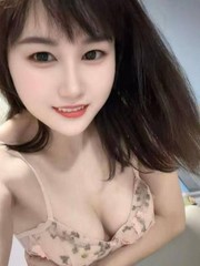 前凸后翘颜值小妹