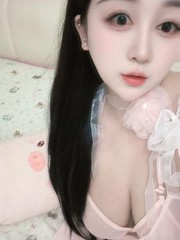 丰满大胸邻家妹