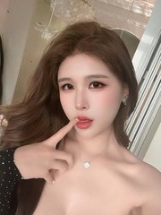 前凸后翘颜值长腿嫩妹