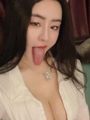 极品小妹前凸后翘