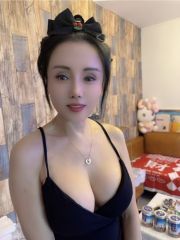 前凸后翘极品御姐，少妇